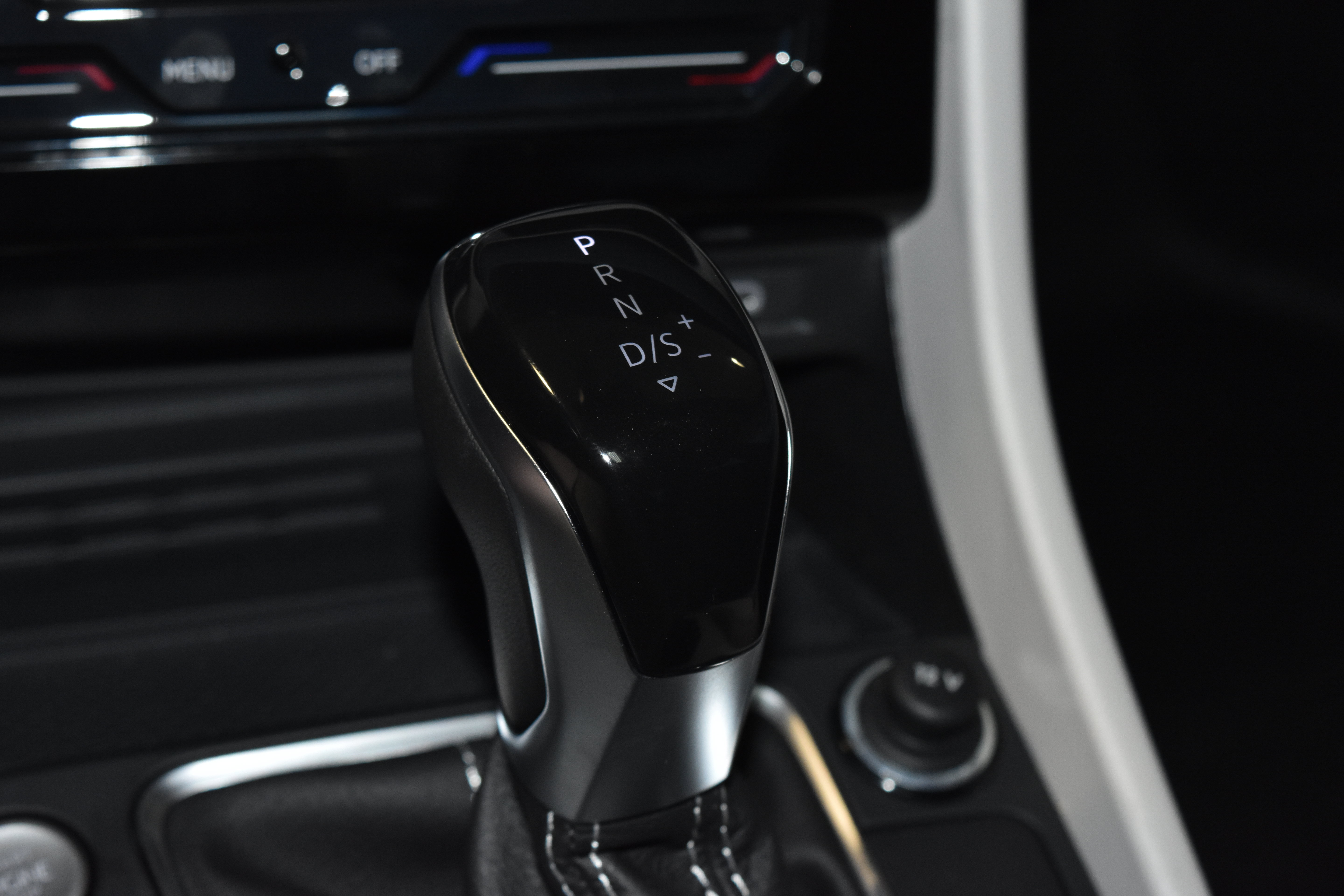 New 2026 Volkswagen Jetta SE FWD image 15