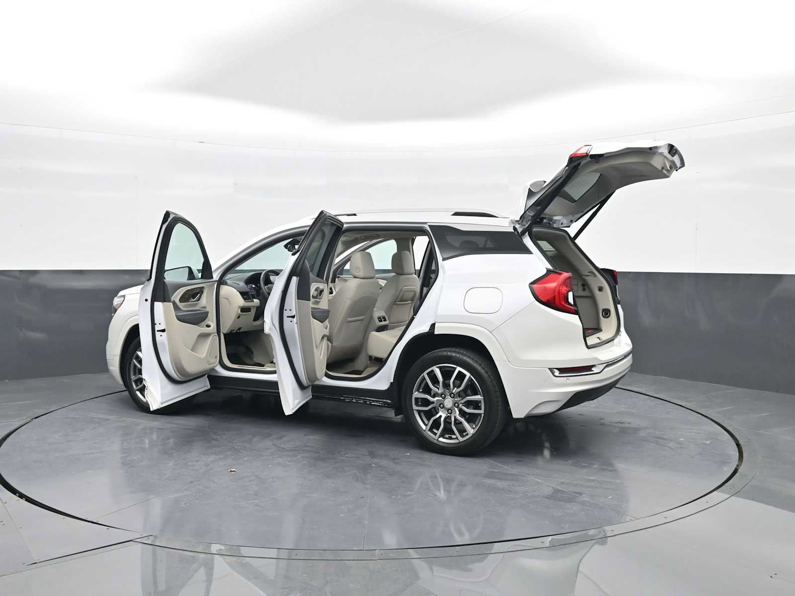 Used 2024 GMC Terrain Denali w/ Denali Premium Package image 49