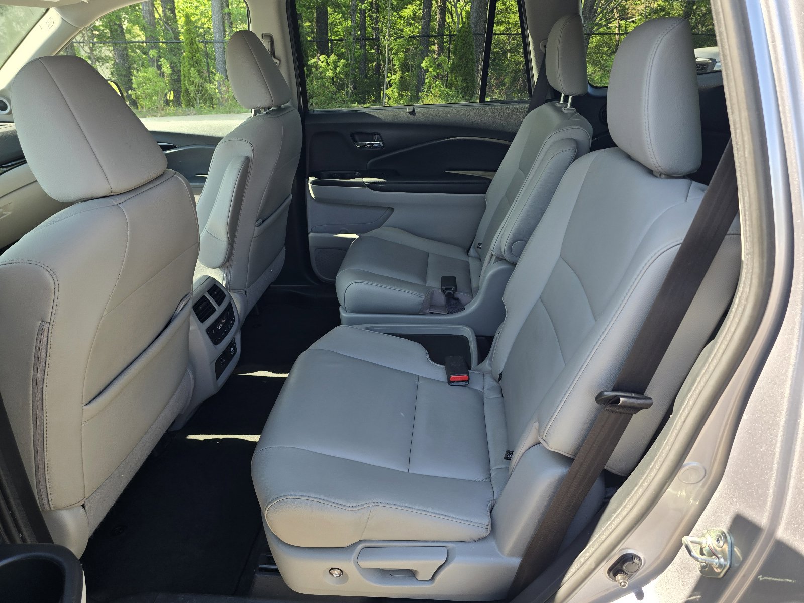 Used 2021 Honda Pilot Touring image 11