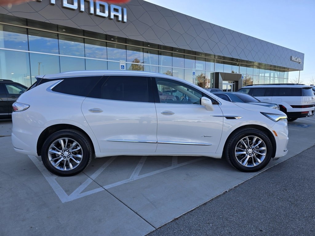 Used 2022 Buick Enclave Avenir w/ Avenir Technology Package image 10