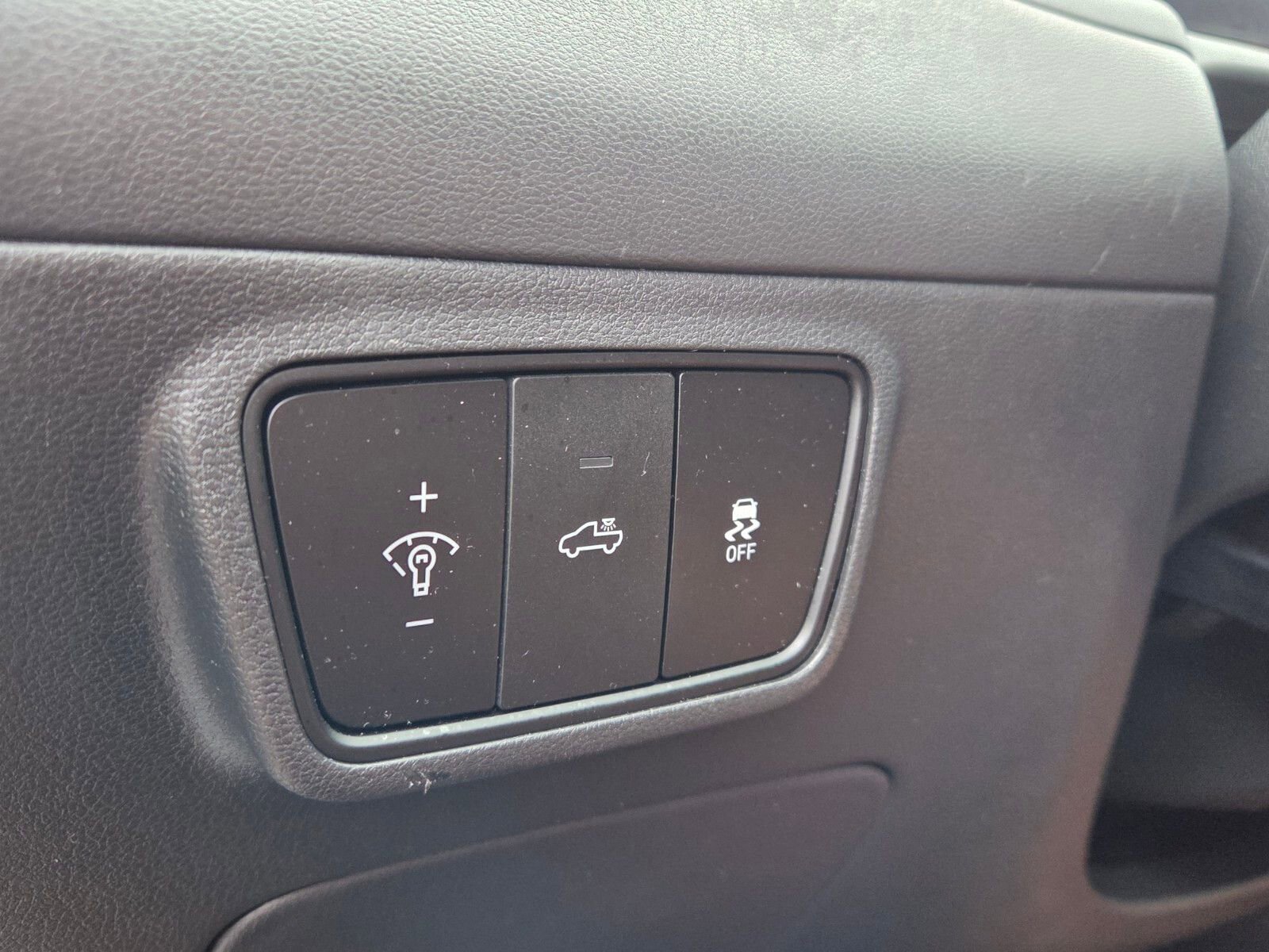 Used 2022 Hyundai Santa Cruz Limited image 30