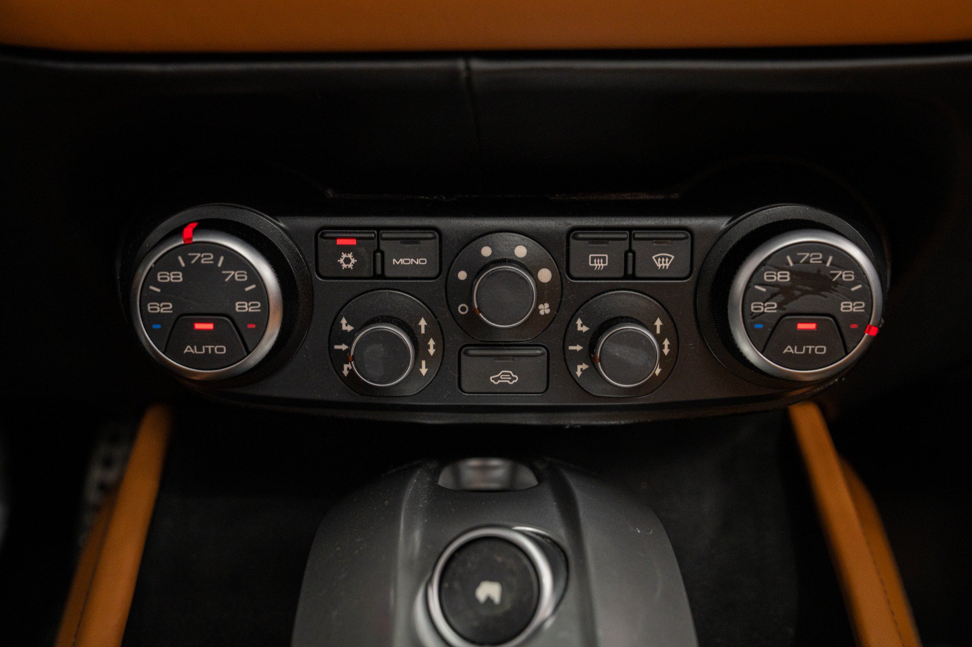 Used 2017 Ferrari California T RWD image 34