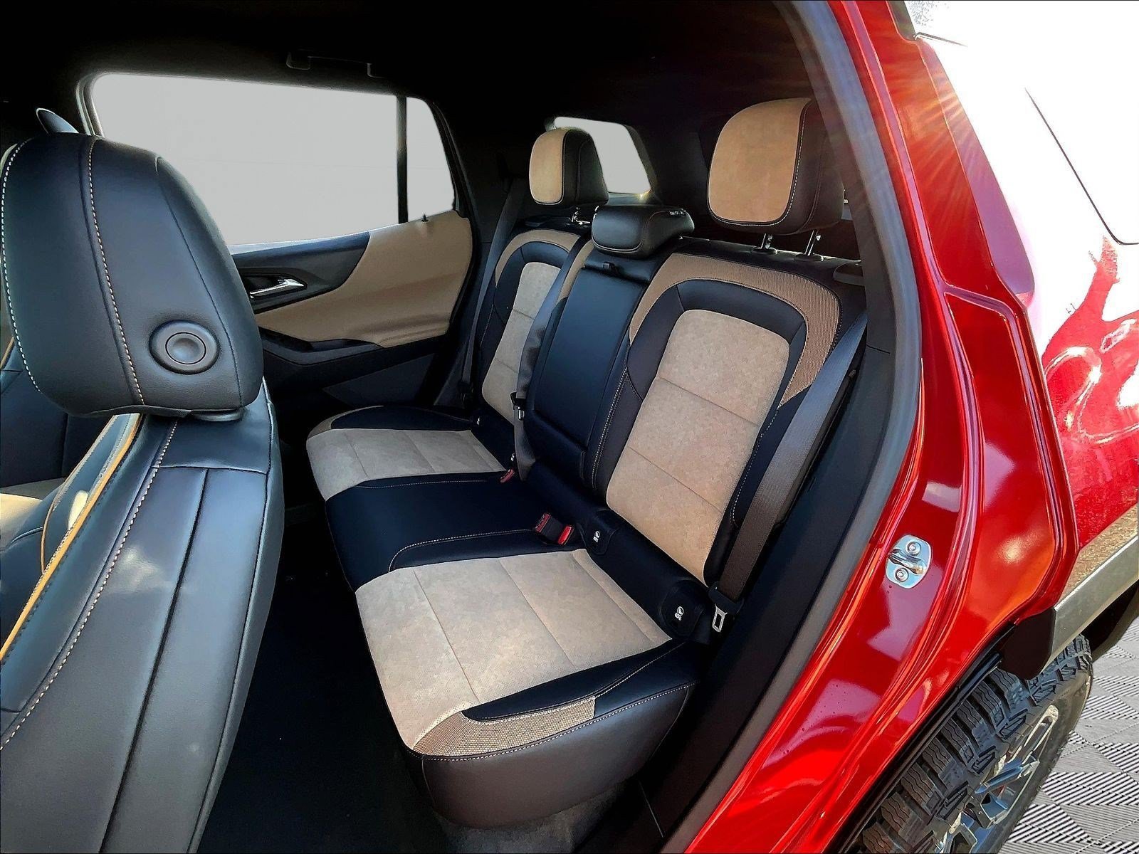 New 2027 Chevrolet Equinox ACTIV w/ Safety and Technology Package AWD/4WD image 18