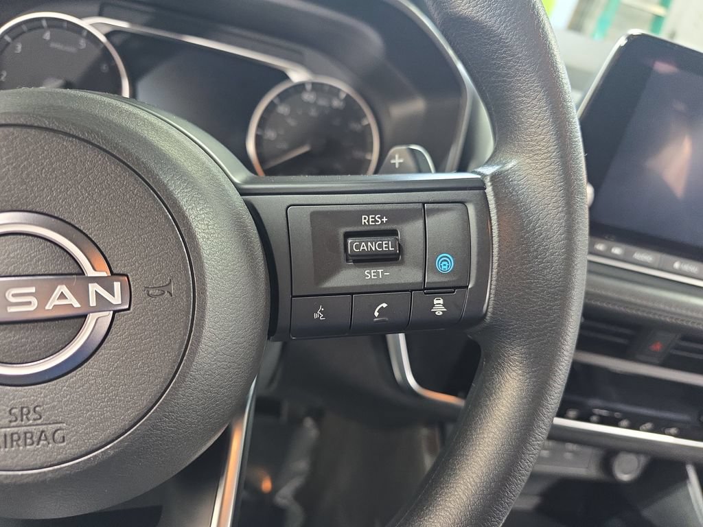 Used 2024 Nissan Rogue SV AWD/4WD image 18