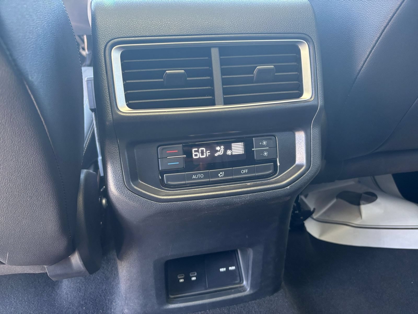 Used 2026 Volkswagen Atlas SE FWD image 24