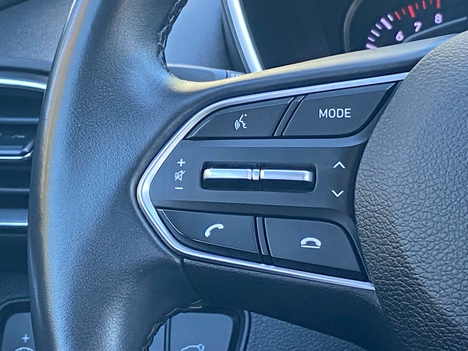 Used 2019 Hyundai Santa Fe FWD image 6