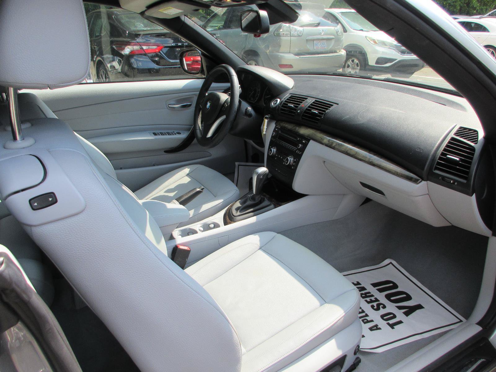 Used 2010 BMW 135i Convertible RWD image 13