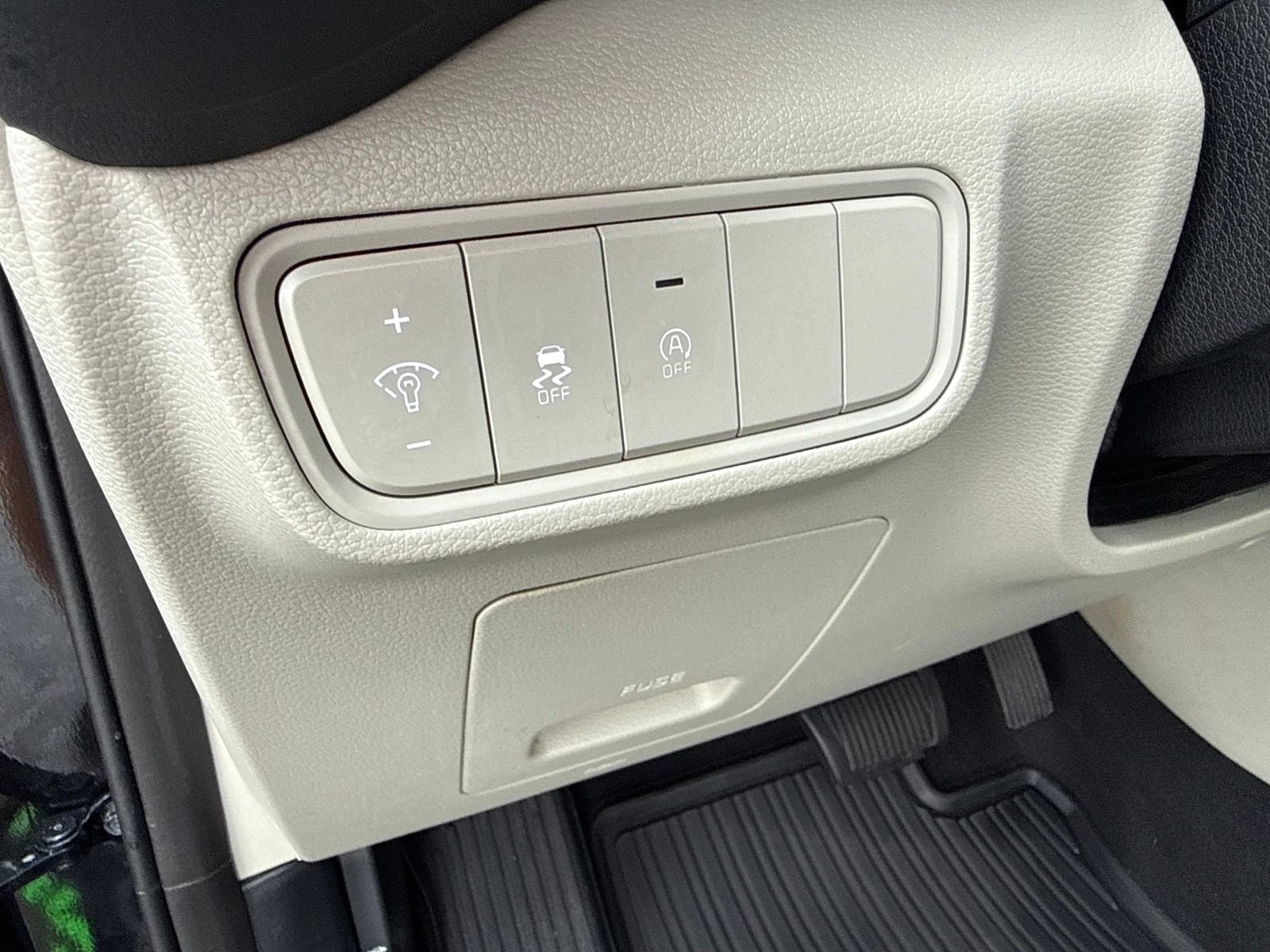 Used 2025 Kia Soul LX FWD image 16