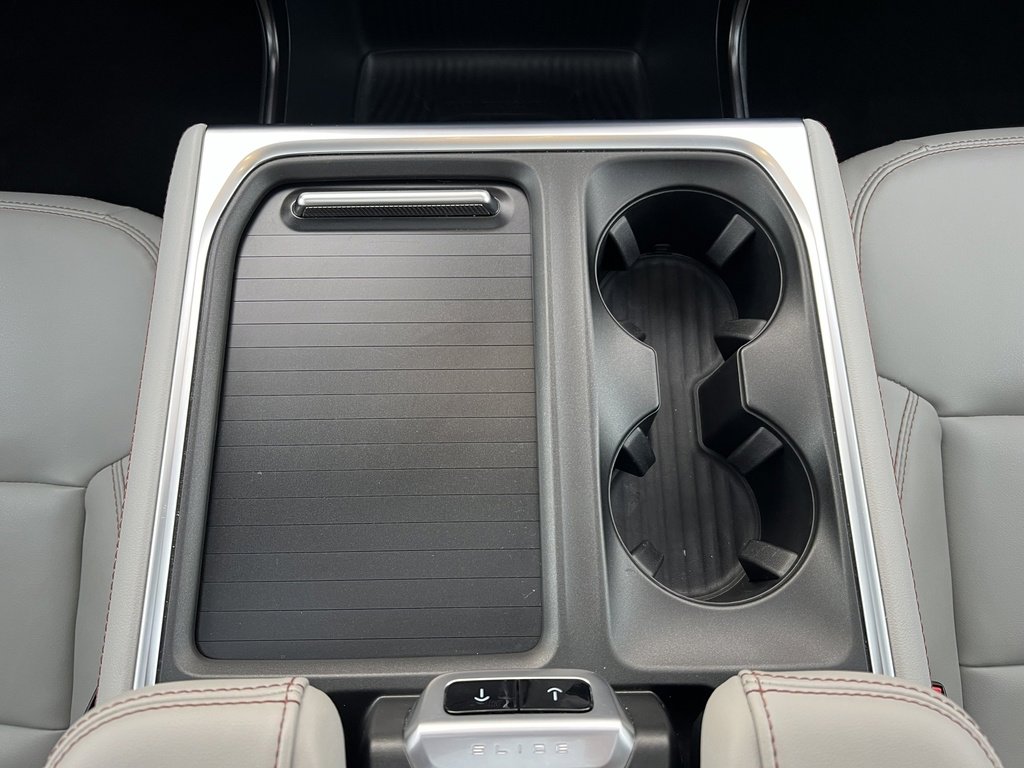 Certified 2025 Ford Expedition Active image 24