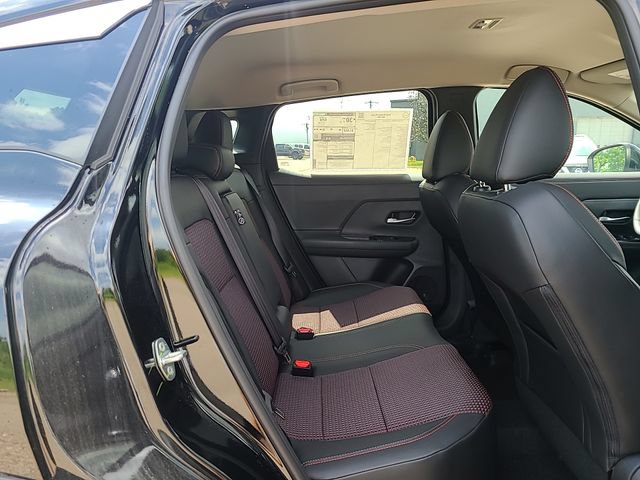 New 2026 Nissan Kicks SR w/ Cold Weather Package AWD/4WD image 25