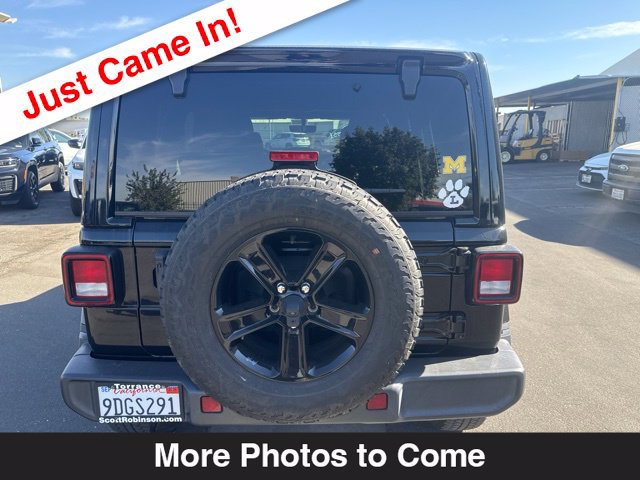 Used 2022 Jeep Wrangler Unlimited Sahara AWD/4WD image 4