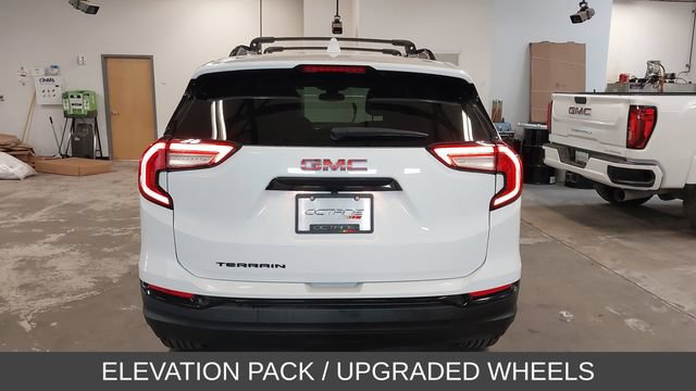 Used 2024 GMC Terrain SLE w/ Elevation Edition FWD image 46