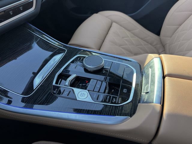 Used 2025 BMW X5 xDrive40i w/ M Sport Package image 18
