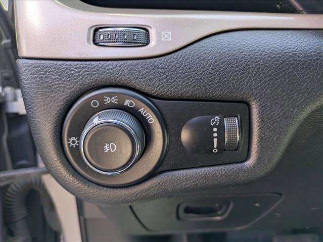 Used 2018 Jeep Cherokee Latitude image 19