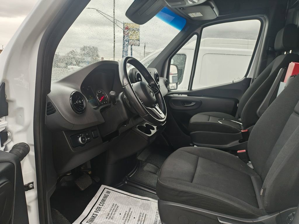 Used 2022 Mercedes-Benz Sprinter 1500 image 4