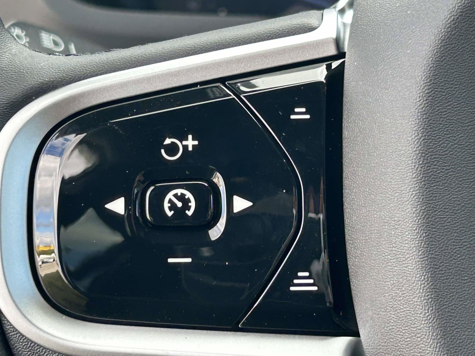 New 2026 Volvo XC90 B5 Core AWD/4WD image 24