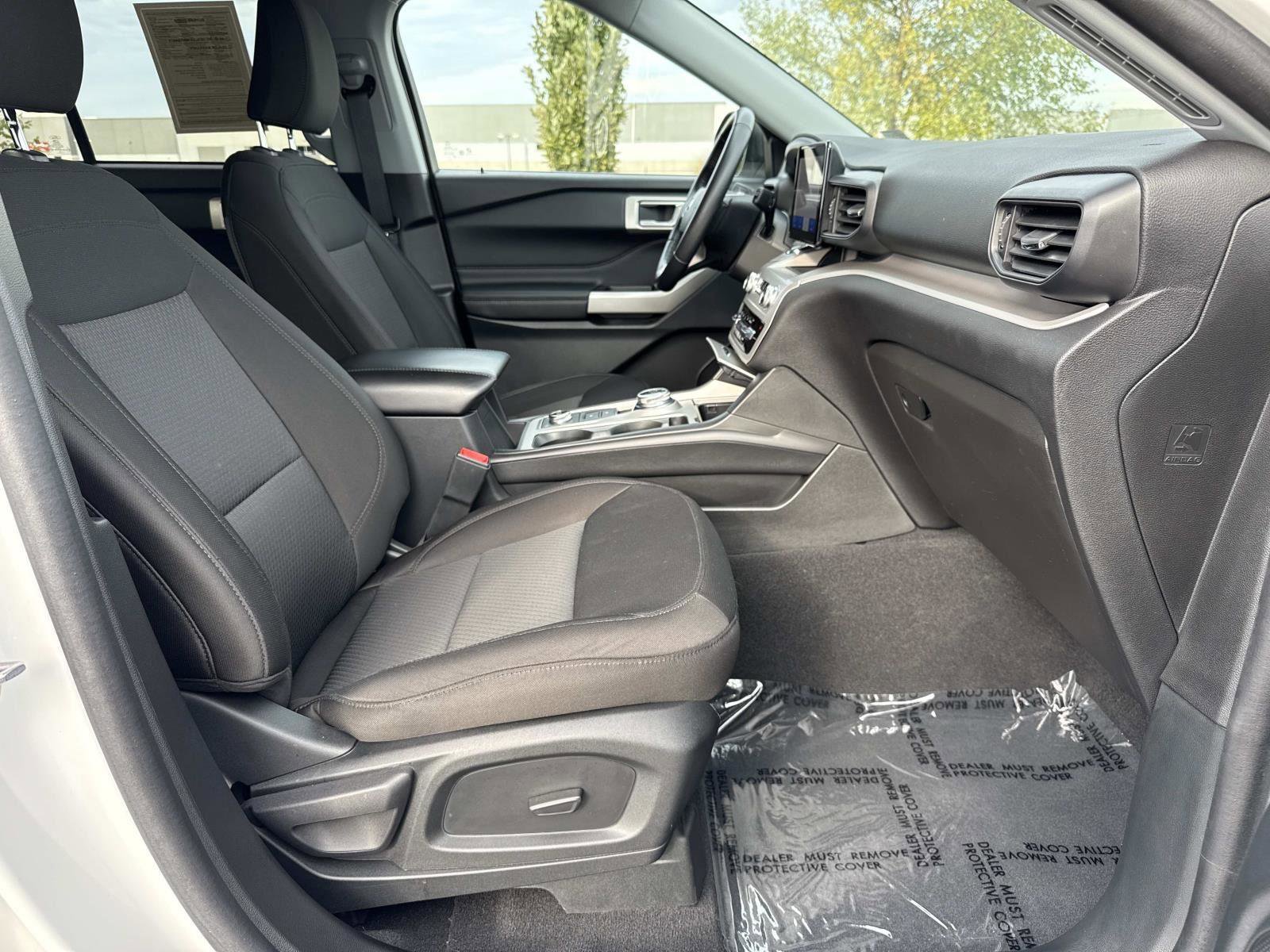 Used 2023 Ford Explorer XLT image 20