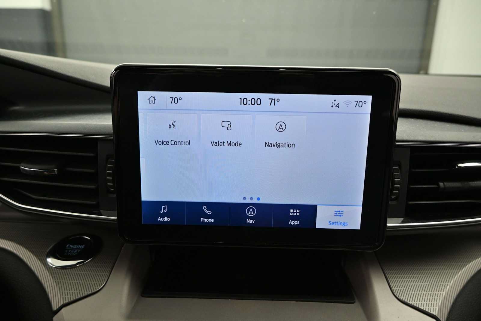Used 2024 Ford Explorer XLT w/ Equipment Group 202A AWD/4WD image 25