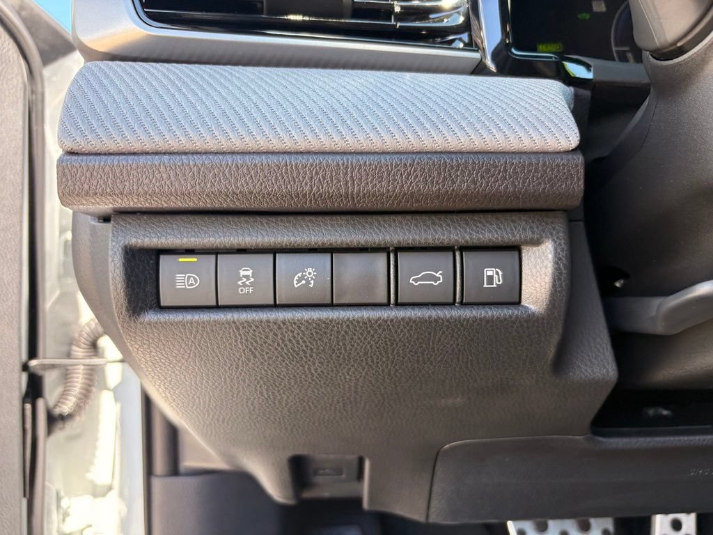 Used 2026 Toyota Camry SE FWD image 23