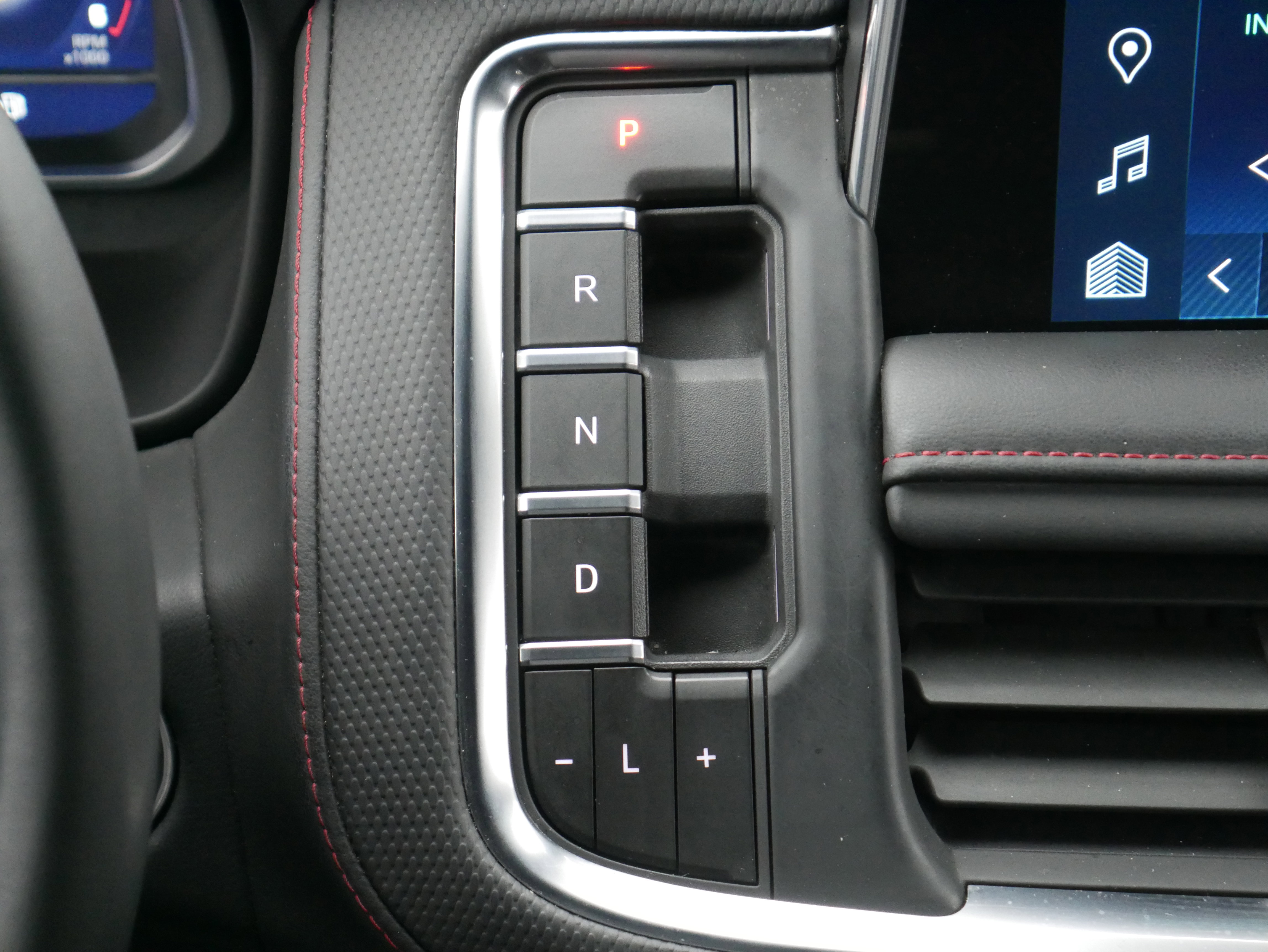 Certified 2023 Chevrolet Suburban RST w/ Luxury Package image 21