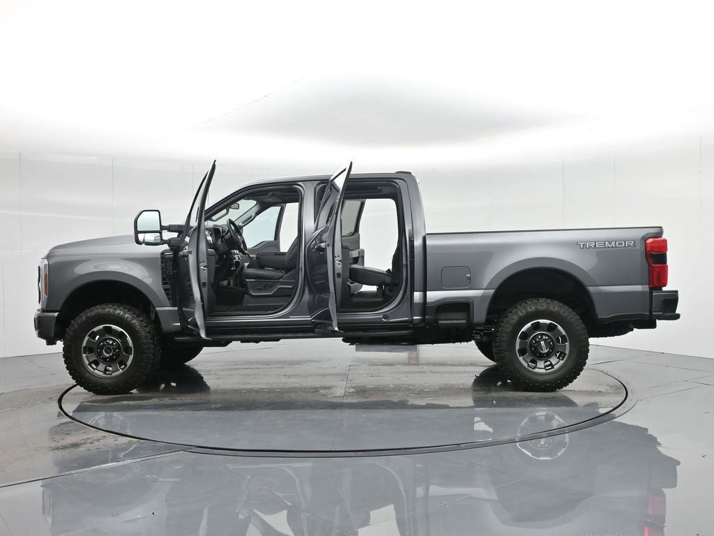Used 2024 Ford F250 Lariat w/ Tremor Off-Road Package image 41