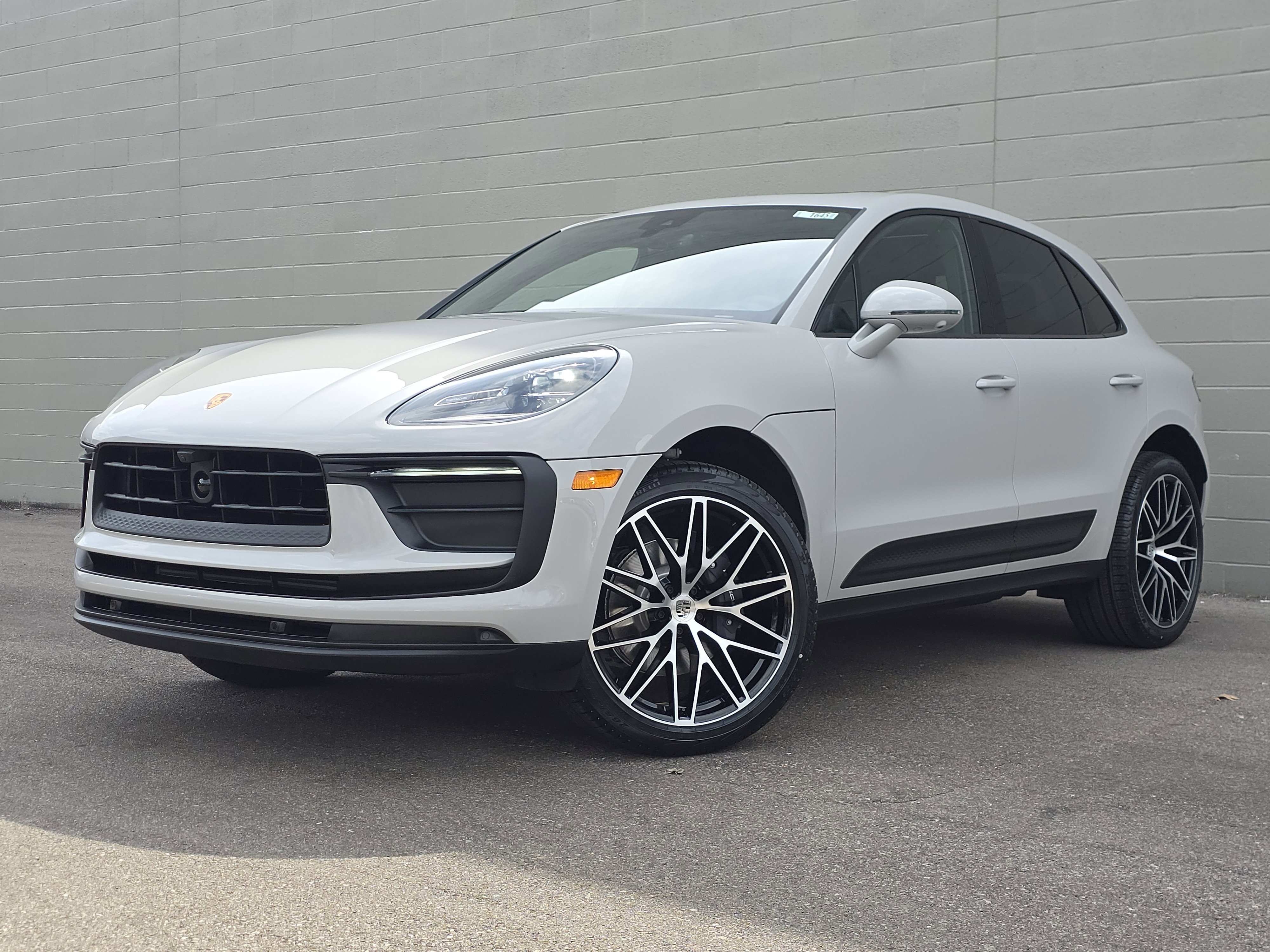 New 2026 Porsche Macan image 1