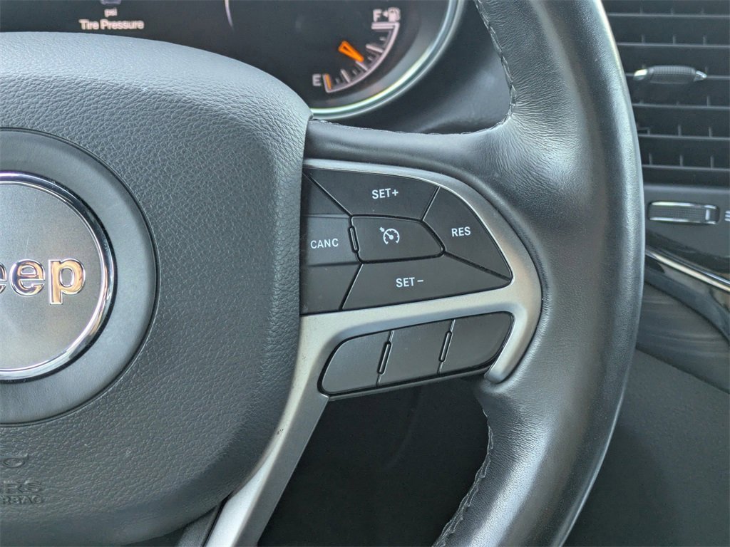 Used 2021 Jeep Grand Cherokee Laredo X image 18