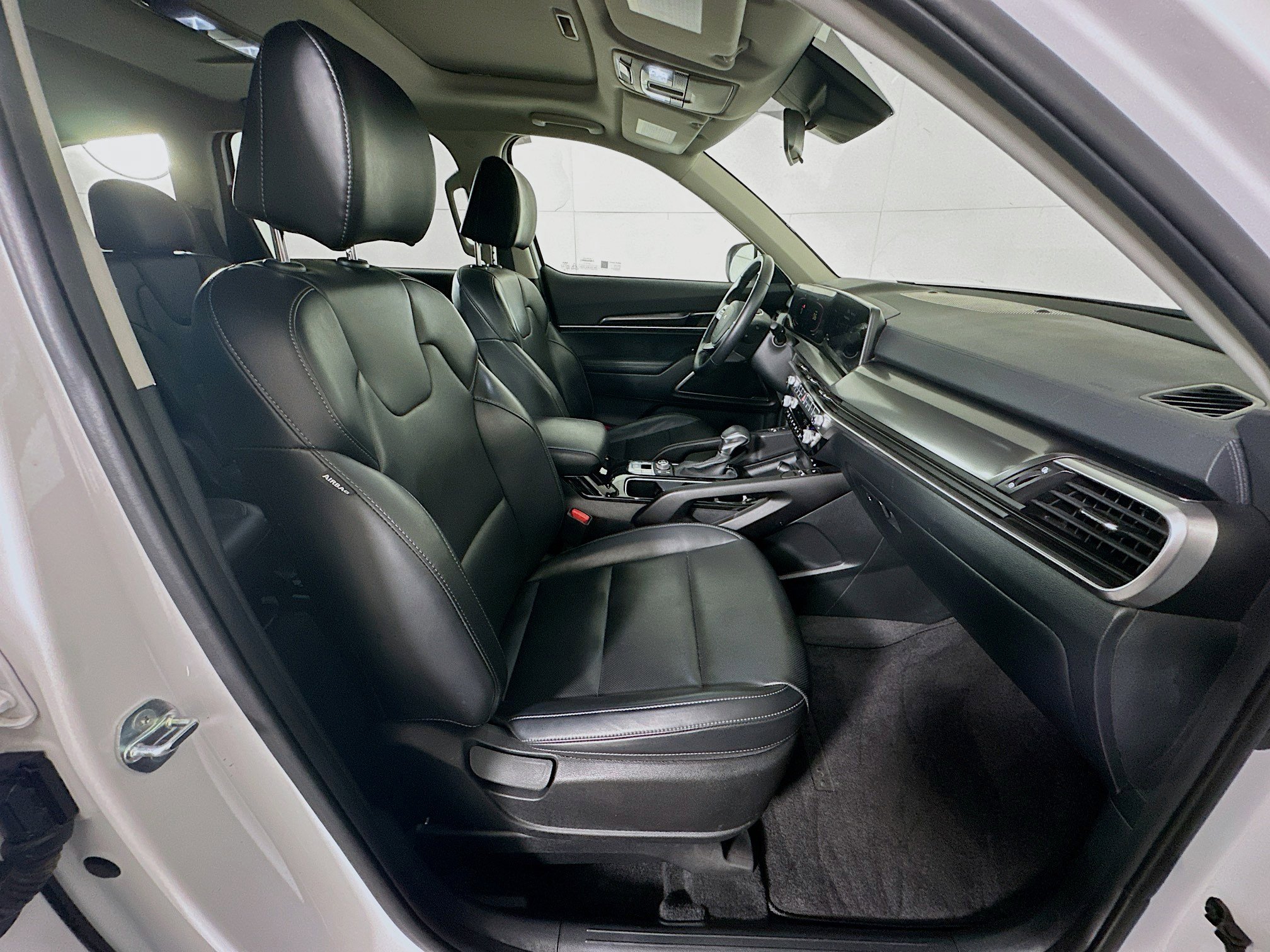 Used 2025 Kia Telluride S image 35