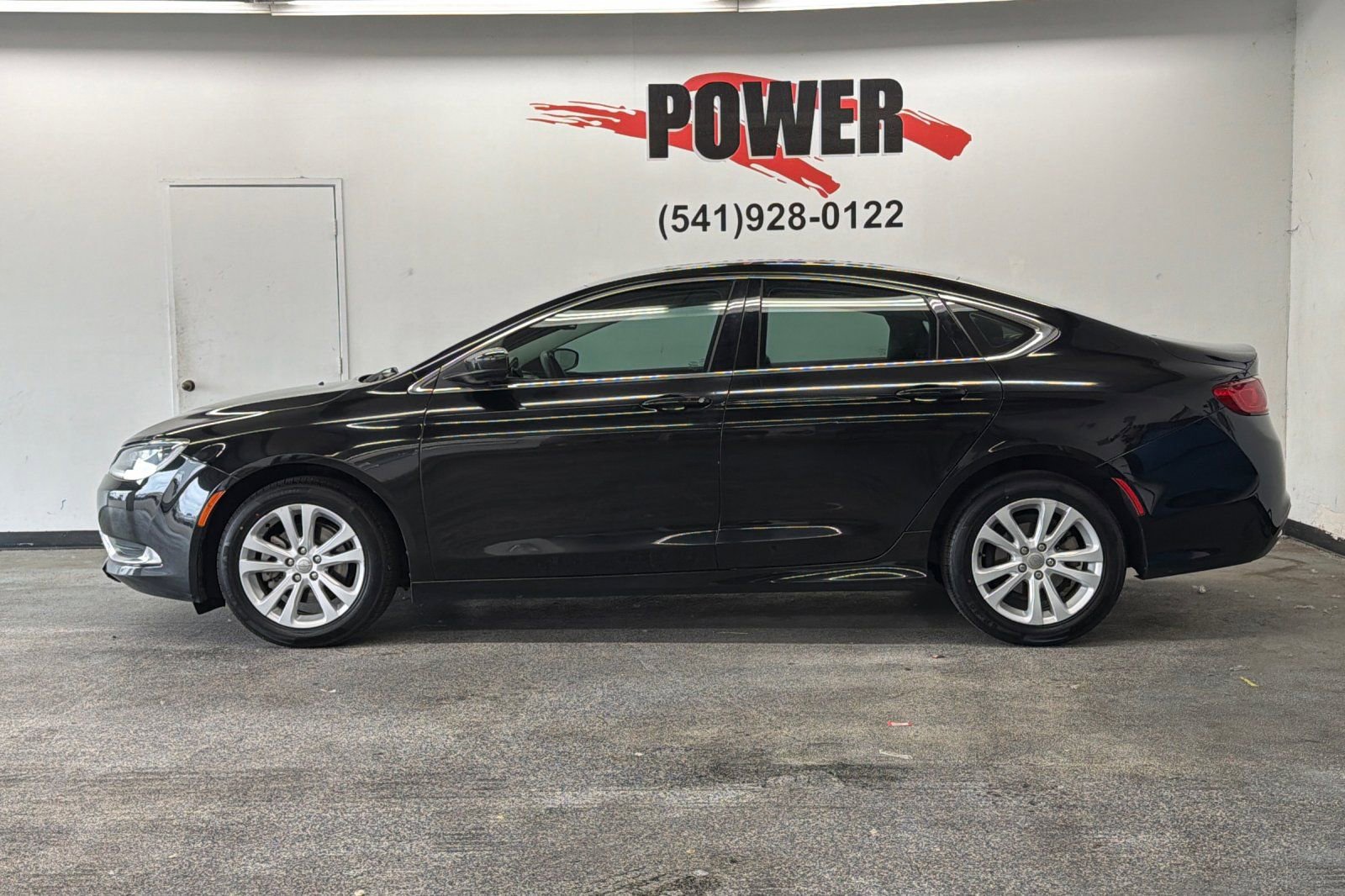 Used 2016 Chrysler 200 Limited FWD image 6