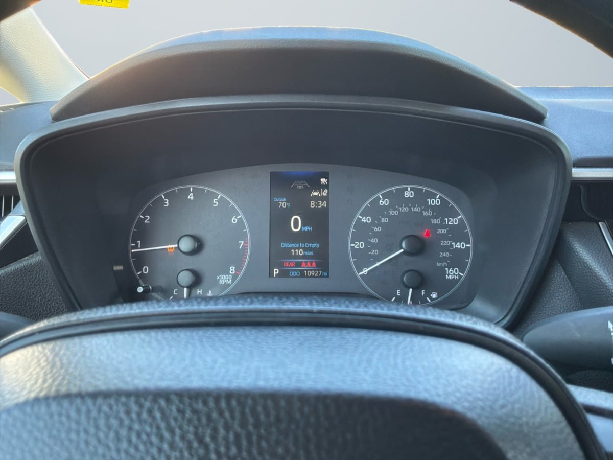 Used 2025 Toyota Corolla LE w/ LE Premium Package FWD image 12