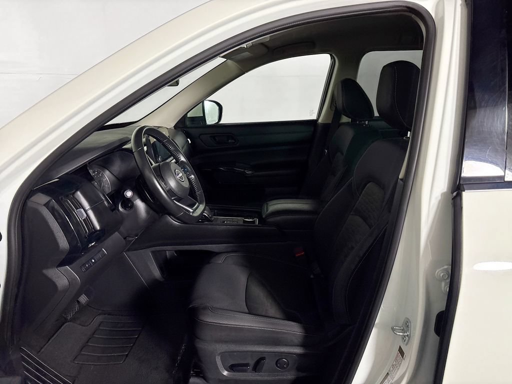 Used 2024 Nissan Pathfinder SV AWD/4WD image 11