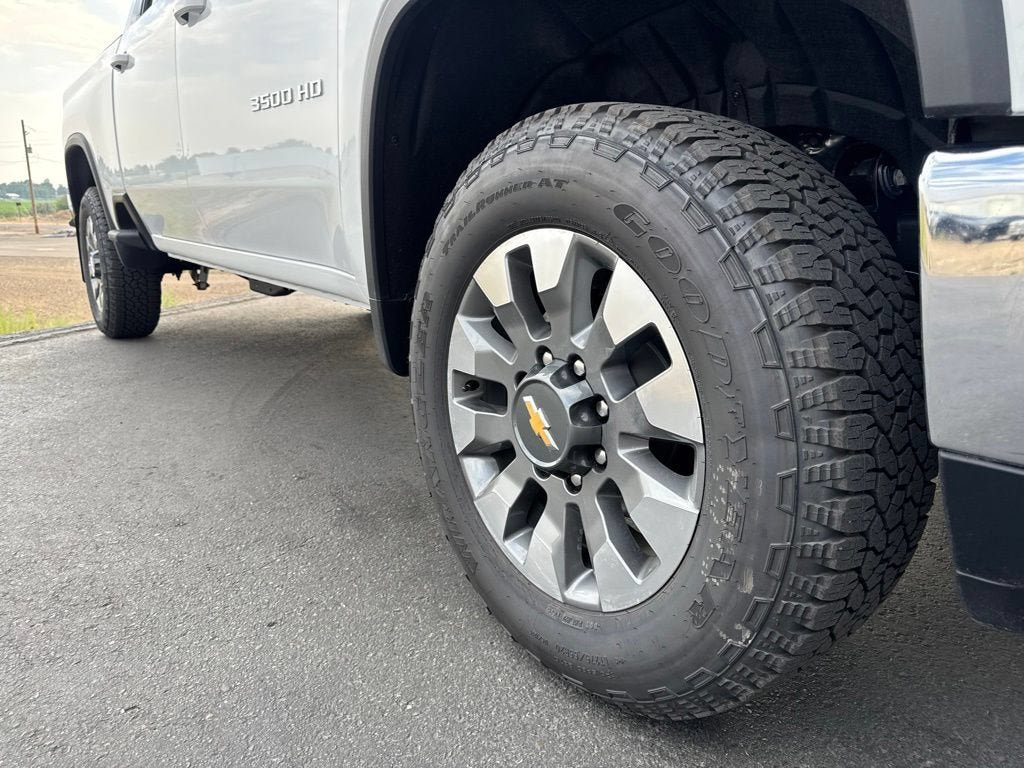 New 2026 Chevrolet Silverado 3500 LT w/ All Star Edition AWD/4WD image 8