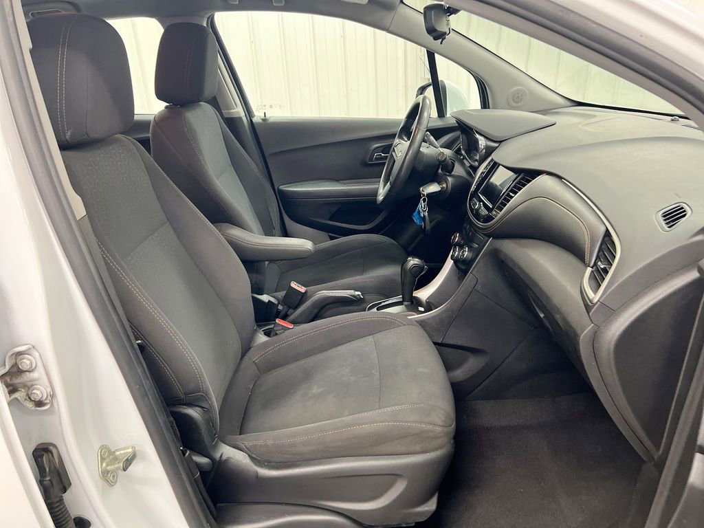 Used 2020 Chevrolet Trax LS FWD image 21