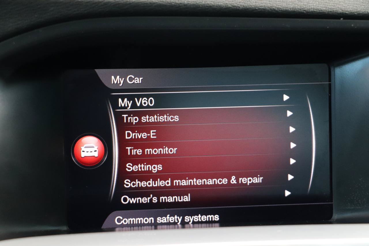 Used 2018 Volvo V60 T5 Cross Country w/ Convenience Package AWD/4WD image 15