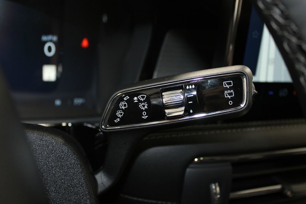 New 2025 Lincoln Corsair FWD w/ Equipment Group 101A image 39