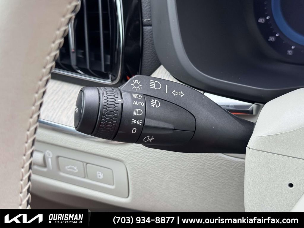 Used 2022 Volvo XC60 T8 Inscription w/ Advanced Package image 21