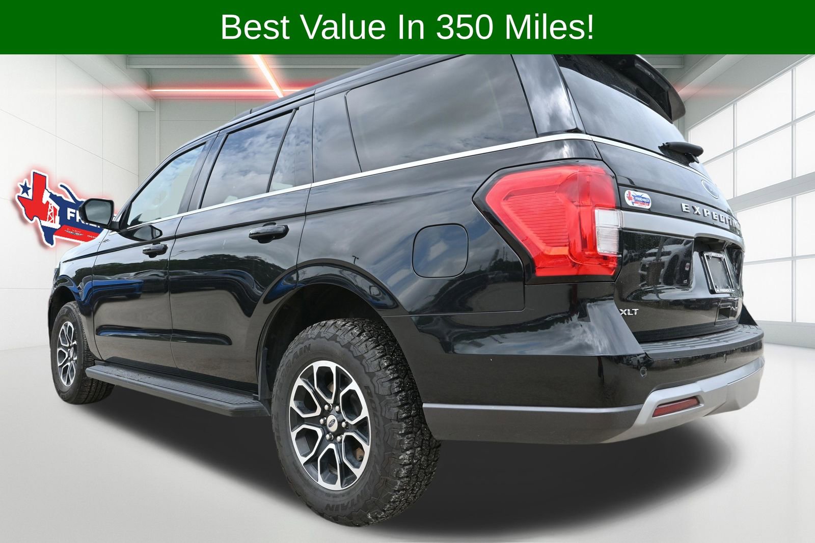 Used 2024 Ford Expedition XLT image 2