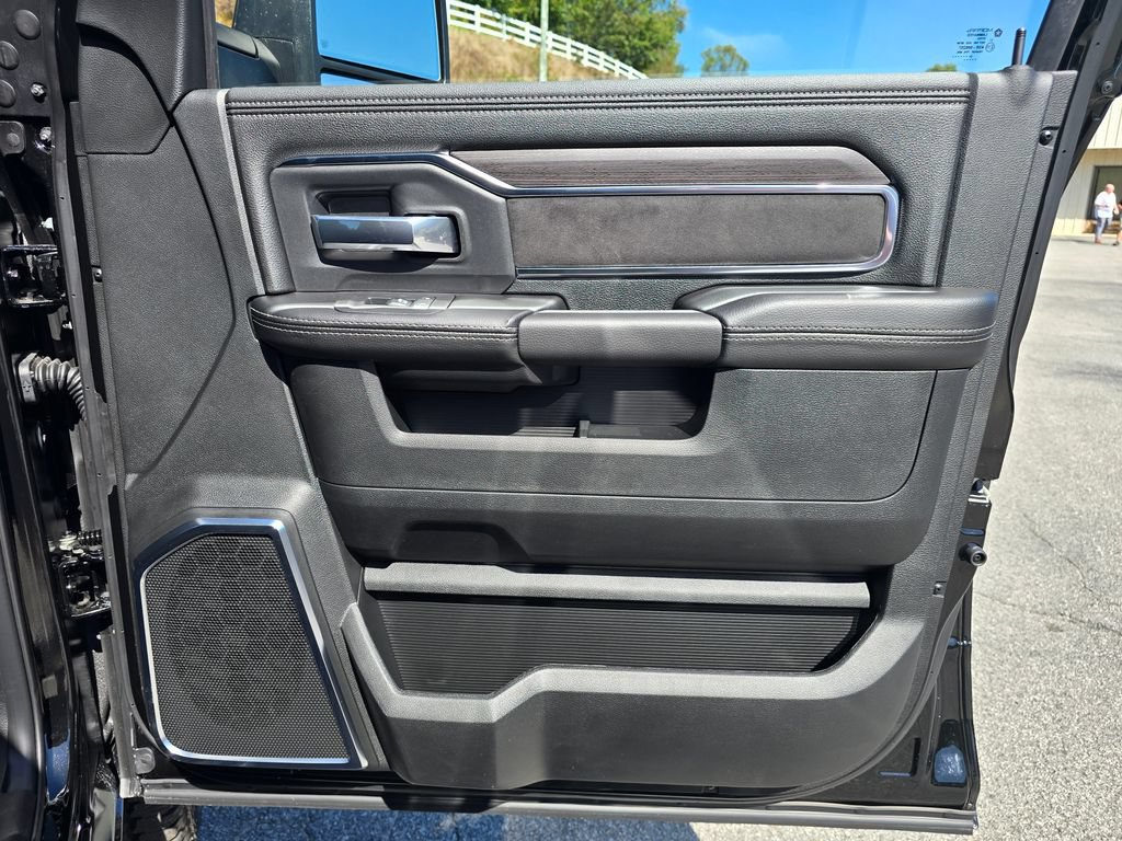 New 2026 RAM 2500 Laramie w/ Night Edition AWD/4WD image 40