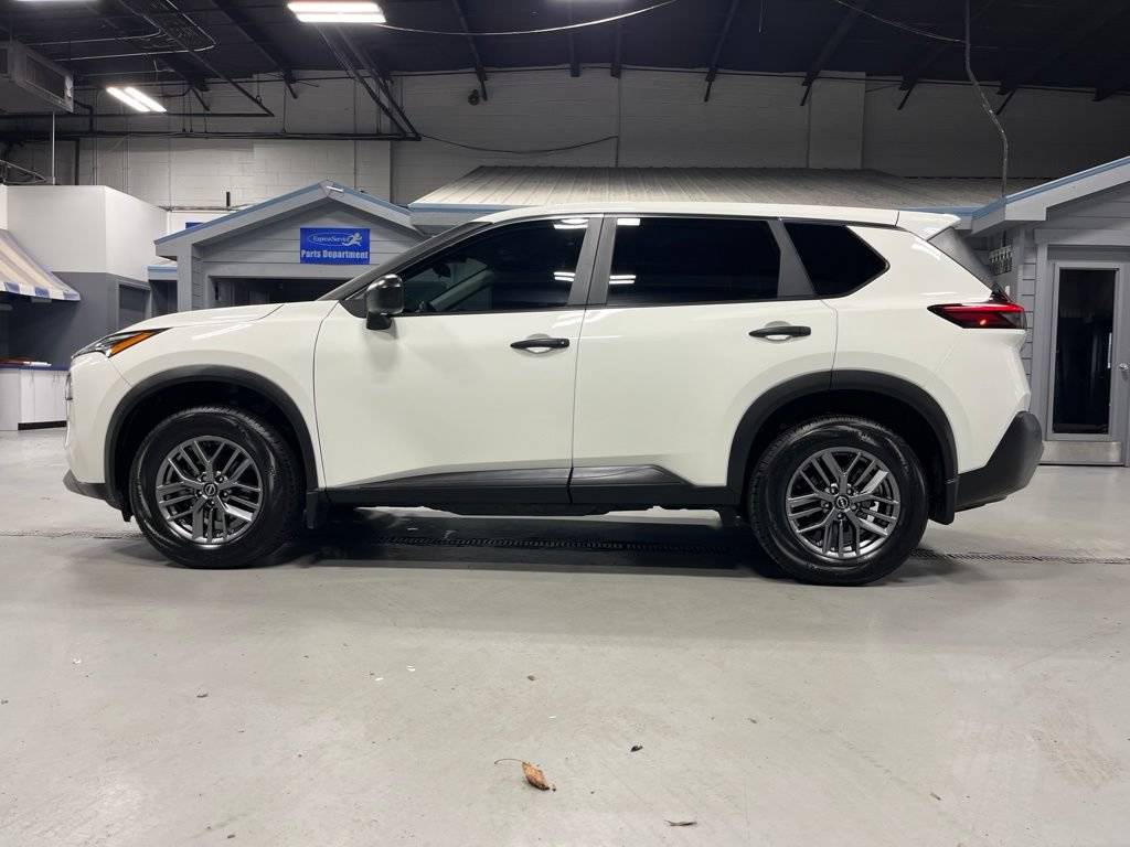 Used 2023 Nissan Rogue S AWD/4WD image 4