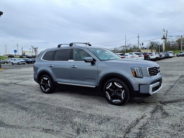 Used 2025 Kia Telluride S image 8