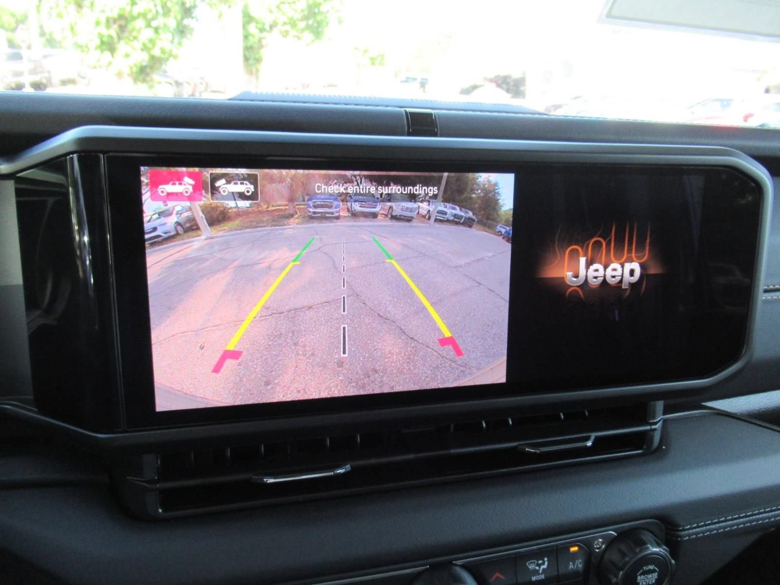 New 2026 Jeep Wrangler Unlimited Sahara AWD/4WD image 27