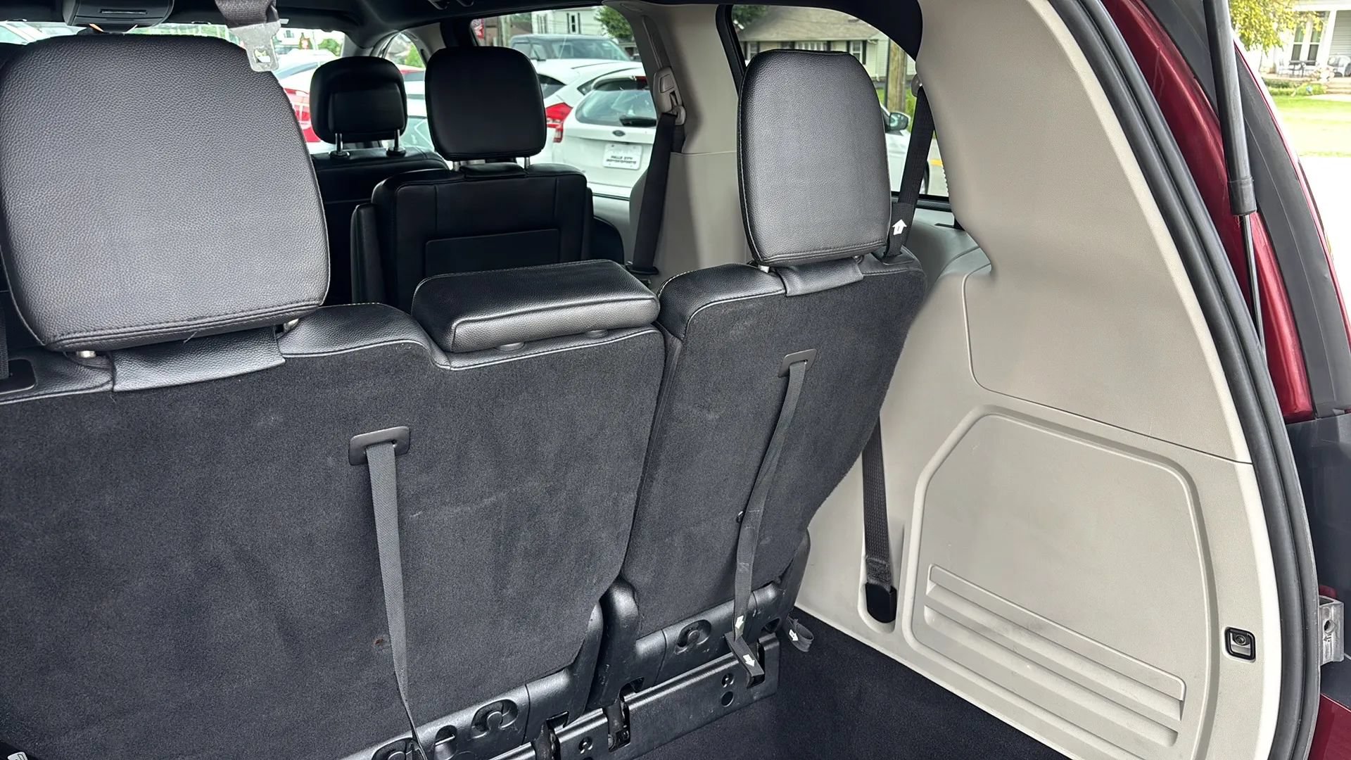 Used 2020 Dodge Grand Caravan SXT FWD image 34