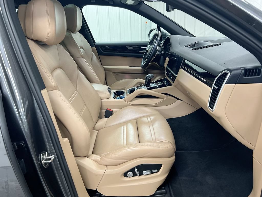 Used 2020 Porsche Cayenne S AWD/4WD image 23