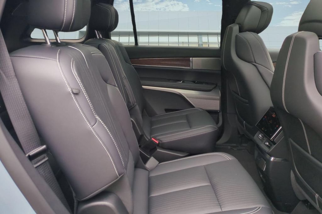 Certified 2026 Cadillac Vistiq Sport AWD/4WD image 30