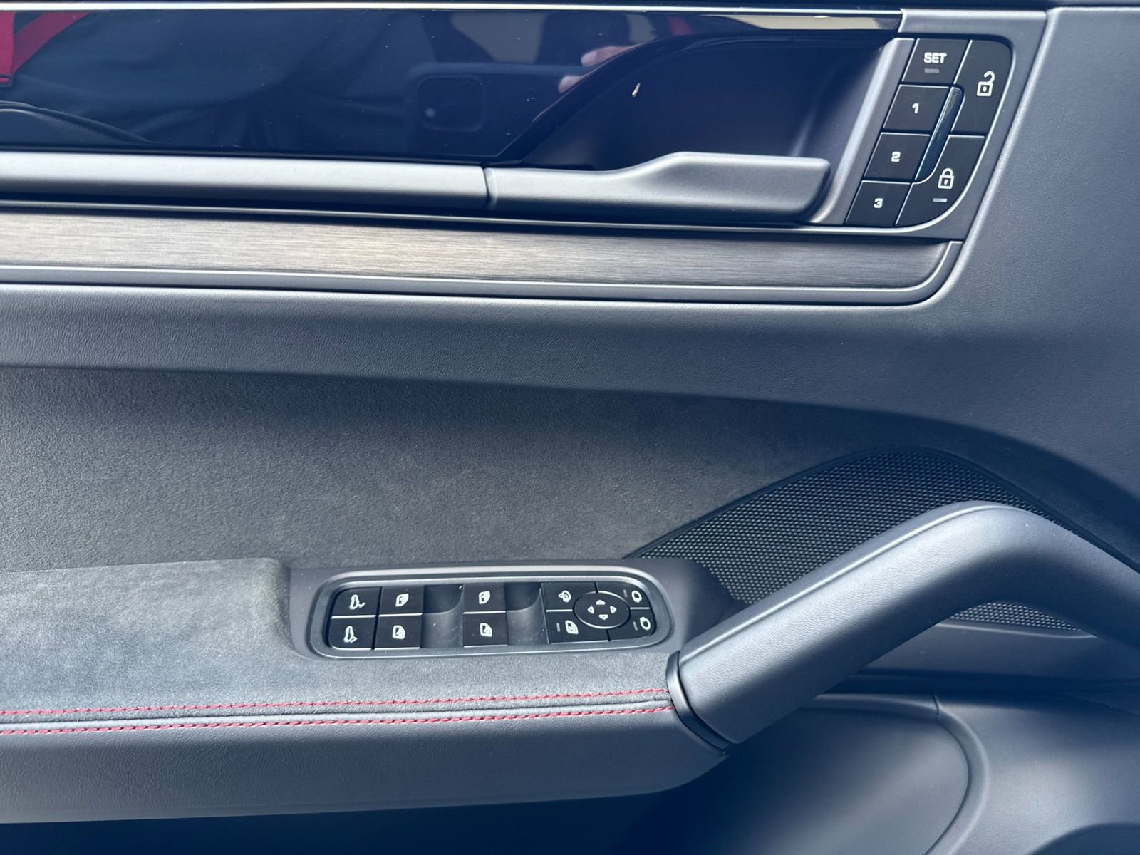 New 2026 Porsche Cayenne GTS image 12