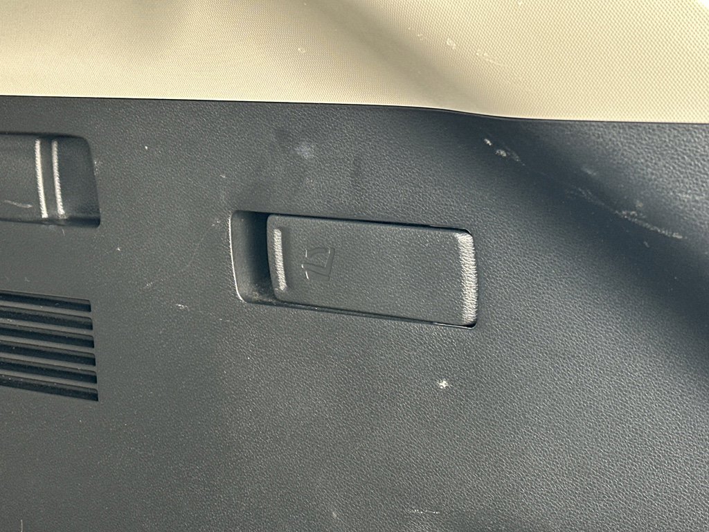 Used 2023 Kia Sportage LX image 32