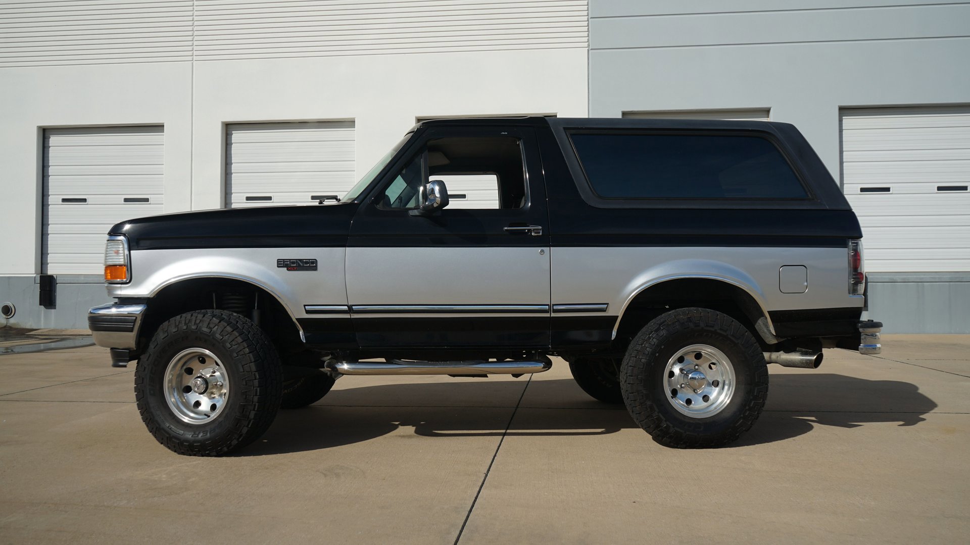 Used 1995 Ford Bronco XLT image 6