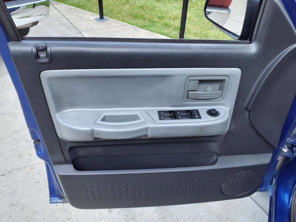 Used 2011 Dodge Dakota Big Horn image 20