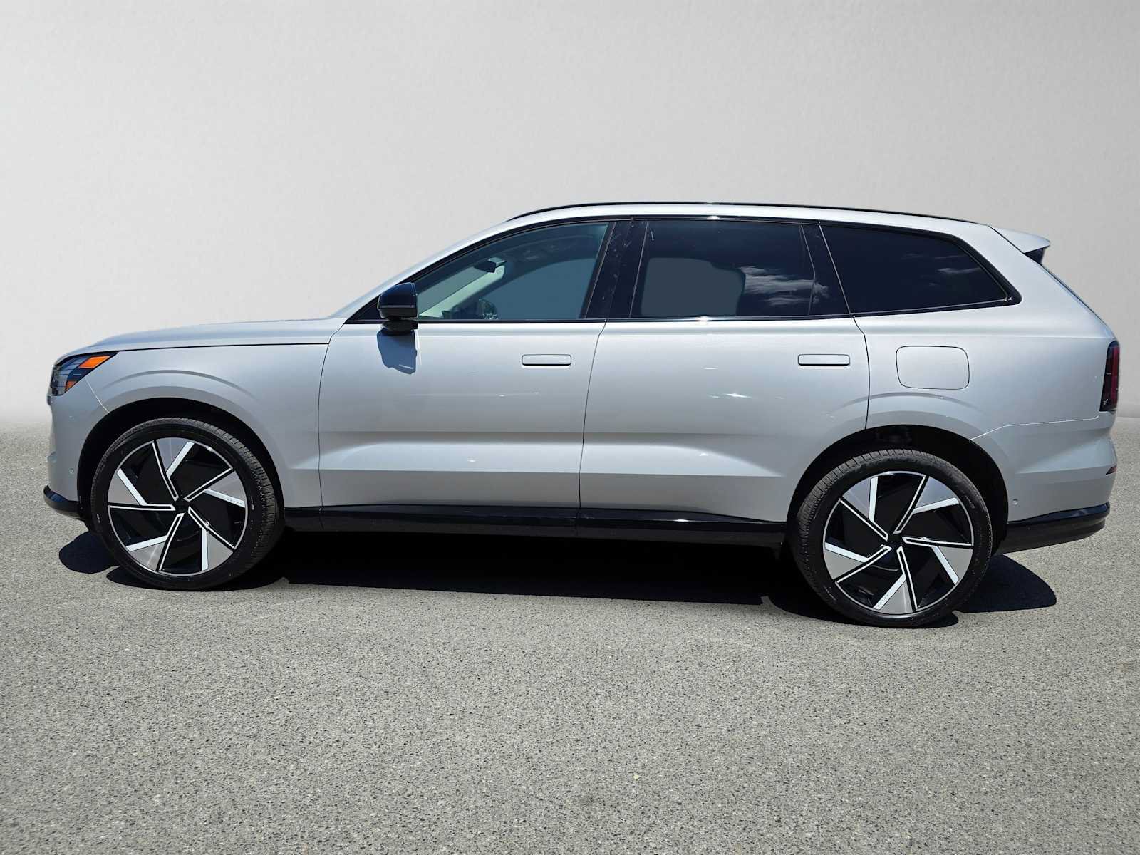 Used 2025 Volvo EX90 Plus AWD/4WD image 6