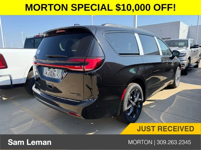 New 2026 Chrysler Pacifica Limited w/ S Appearance Package image 6